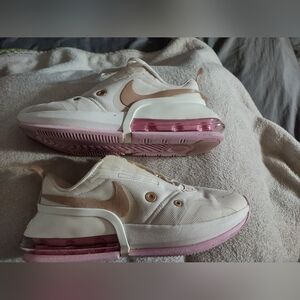 Nike Women's Air Max Up Sneakers From FINISH LINE/Cream & Pink/Size 8.5